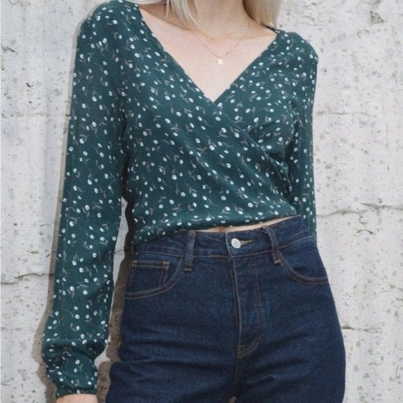 Brandy Melville crop teal green floral vneck coco - Picture 3 of 7
